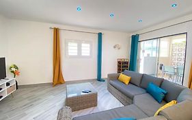 972M Beautiful Air-Conditioned Villa With Garden